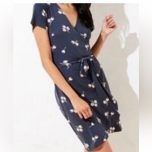 Loft Sz 10 Gray SS SUPER soft cherry wrap dress NWT B77